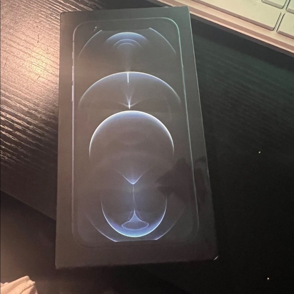 Unlocked Apple iPhone 12 Pro 128gb - Picture 3 of 3